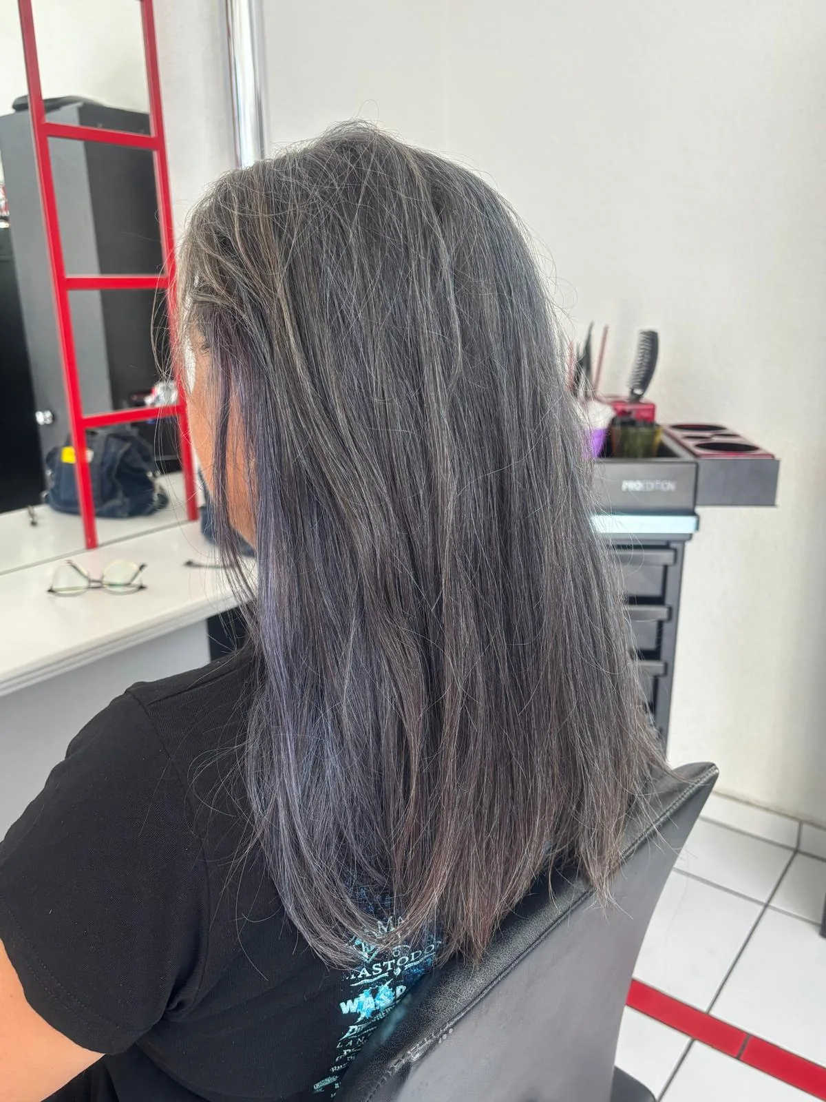 Glattes Haar vor der Dauerwelle